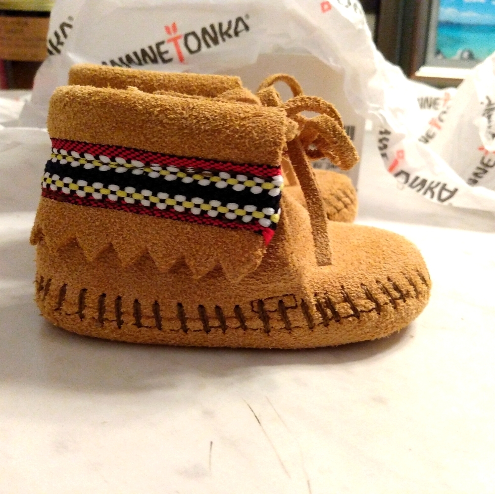 NIB Minnetonka Baby Size 1